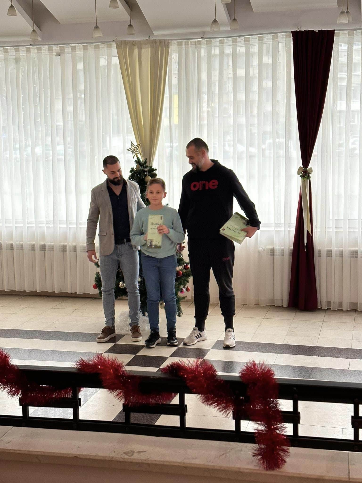 Коледно парти на ДЮШ на ФК Троян